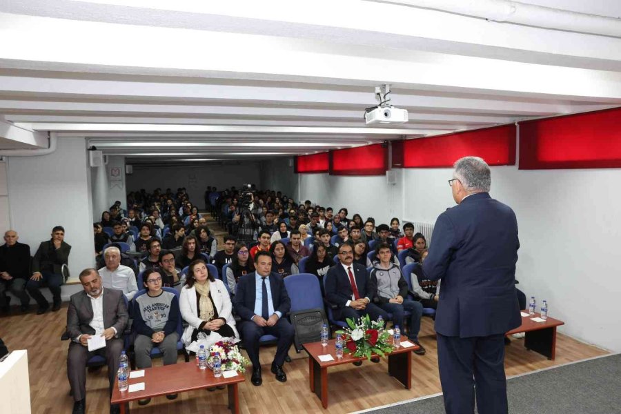 Genç Dostu Başkan, Öğrencilerle Buluştu