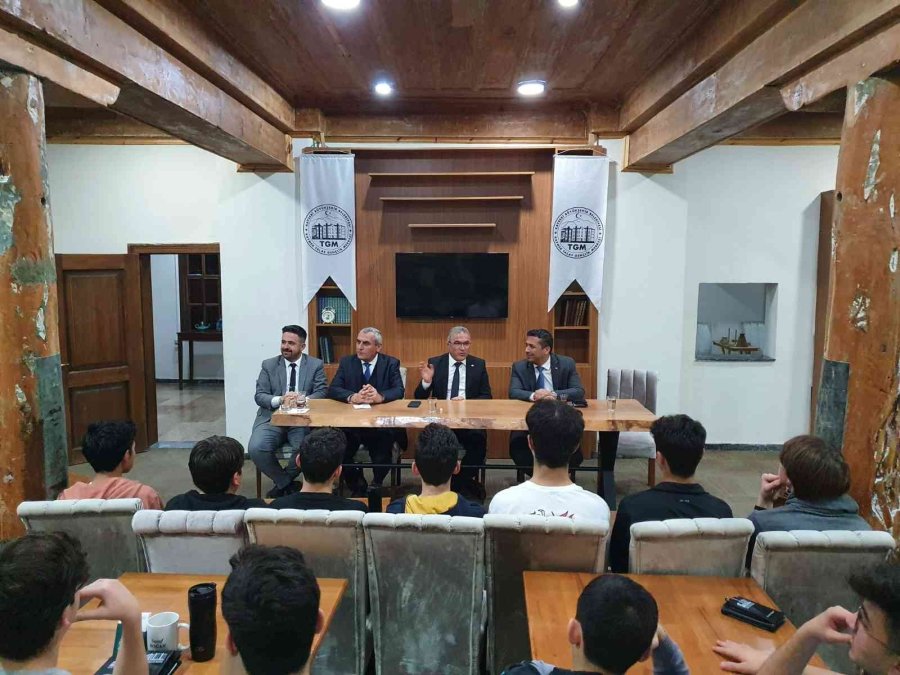 ’kariyer Günleri’ne Milli Eğitim Müdürü Konuk Oldu