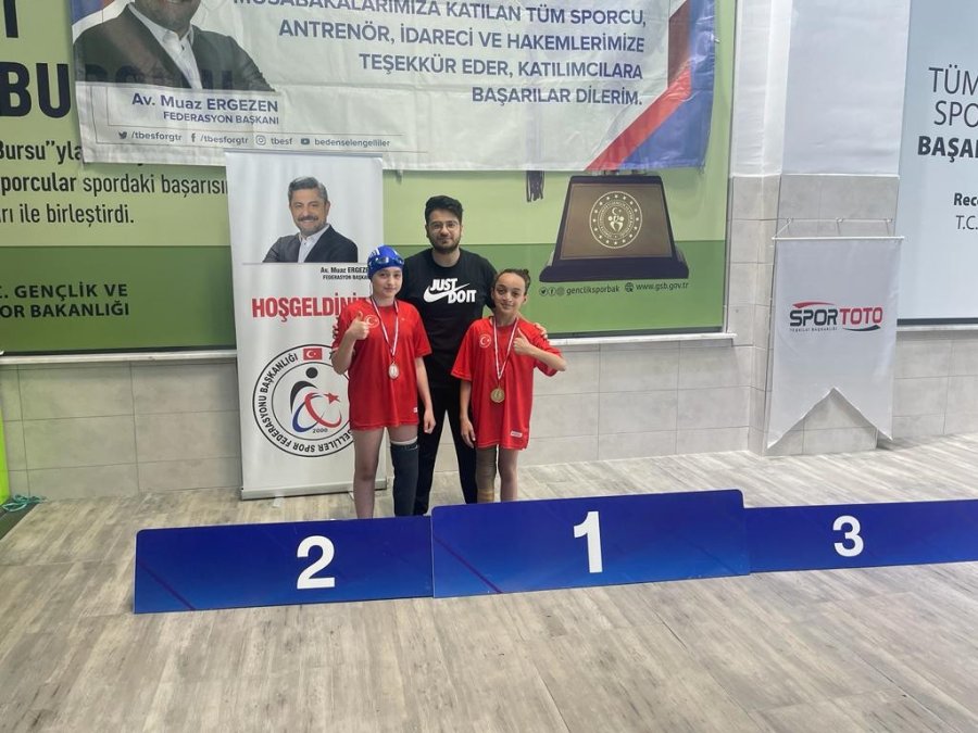 Kayserili Yüzücülerden Büyük Başarı