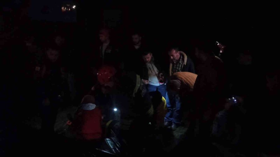 Kontrolden Çıkan Otomobil Takla Attı: 2 Yaralı