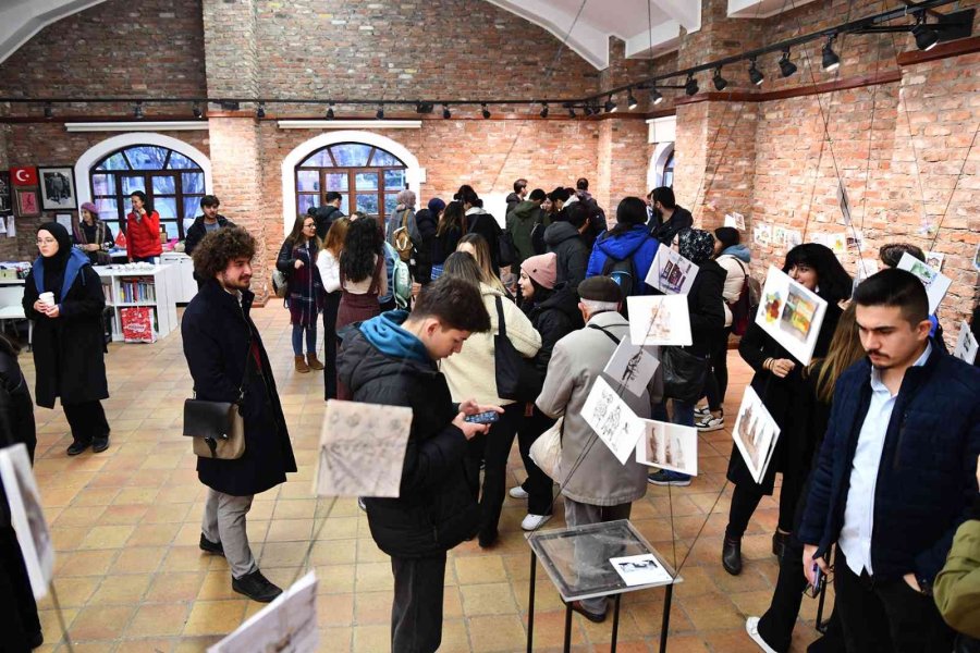 Kenti Anlatan Çizimler Sergileniyor