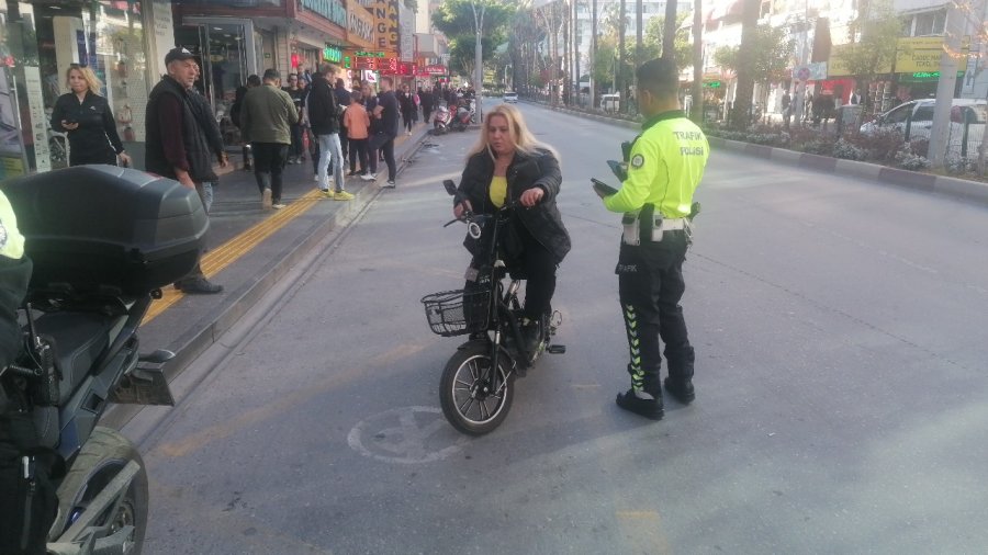 Kaldırımda Scooter Ve Elektrikli Bisiklet Kullanımına Ceza