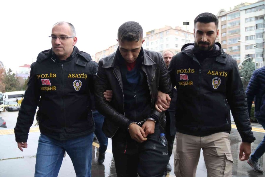 Hırsızlık İçin Girdiği Evde Cinayet İşlediği İddia Edilen Şüpheli Adliyeye Sevk Edildi