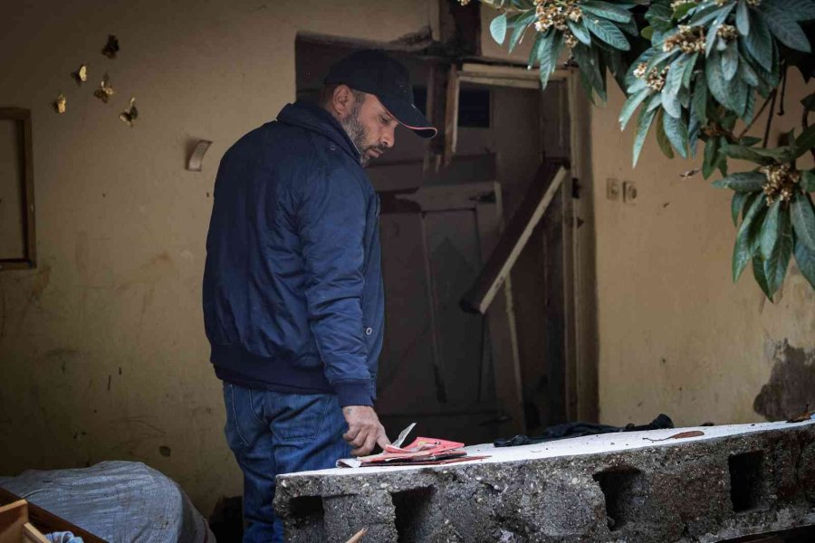 Finike’de Sel Sularının Yıktığı Evden Kurtarılan Çocukların Babası: "allah, Devletten Razı Olsun"