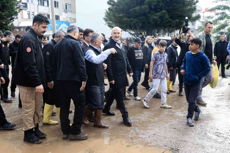 Bakan Soylu’nun Ziyaret Ettiği Sel Mağduru Esnaf: "bu Kadar Hızlı Müdahaleyi Yemin Ederim Görmedim"