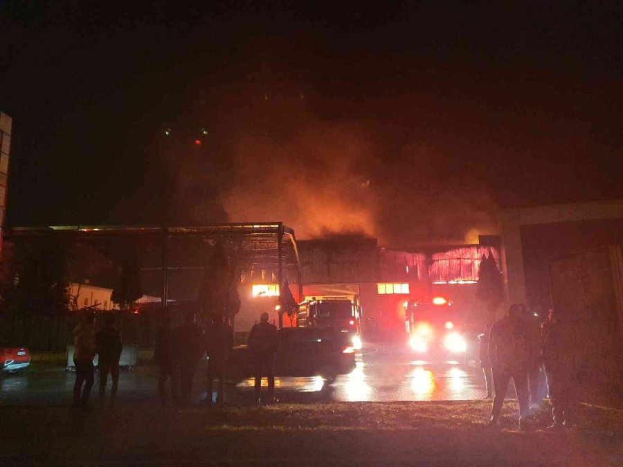 Kayseri’de Çelik Kapı Fabrikasında Büyük Yangın