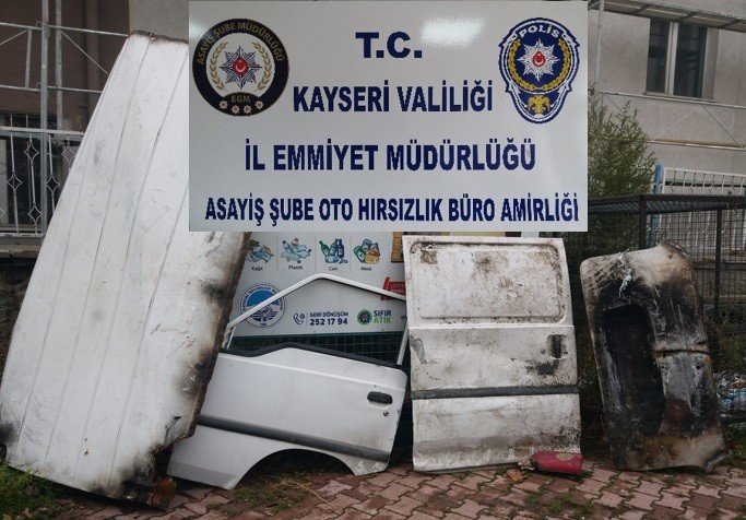 Kamyonetleri Çalıp Parçalayan Zanlı 800 Saatlik Güvenlik Kamerası İncelenerek Yakalandı