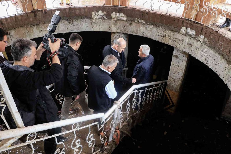 Bakan Soylu’nun Ziyaret Ettiği Sel Mağduru Esnaf: "bu Kadar Hızlı Müdahaleyi Yemin Ederim Görmedim"
