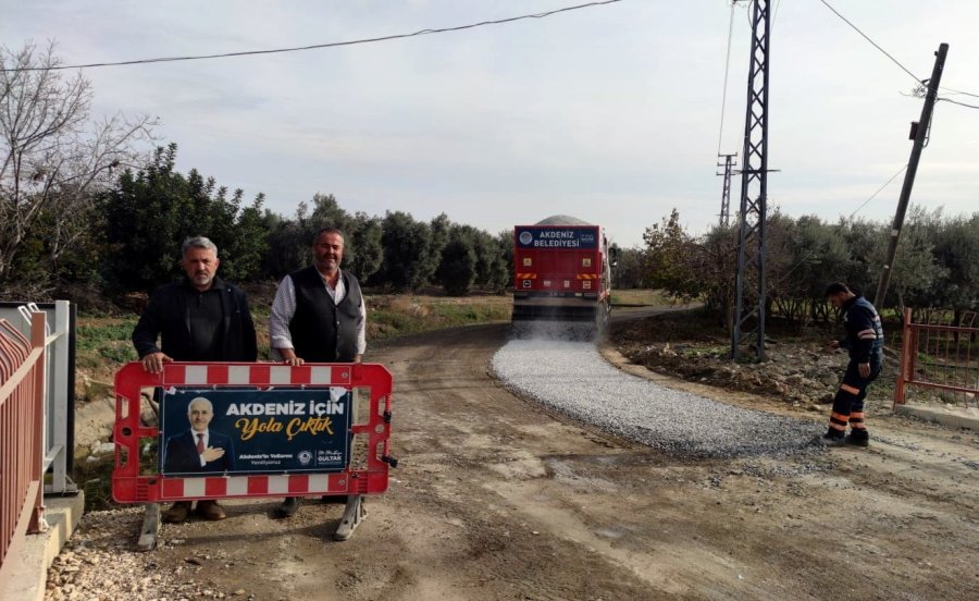 Akdeniz’de Asfaltlama Çalışmaları Sürüyor