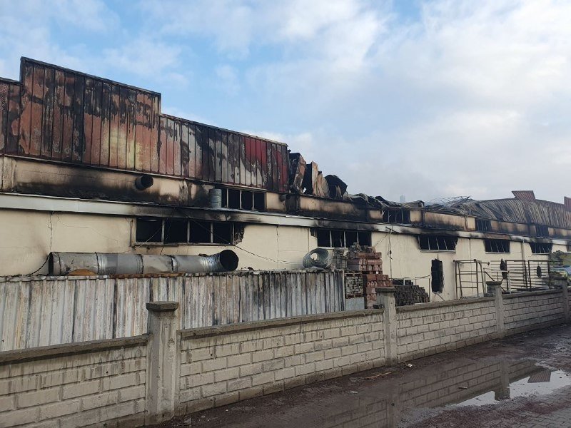 Alevlere Teslim Olan Fabrikada Hasar Gün Ağarınca Ortaya Çıktı