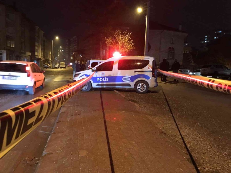 Sokak Ortasında Bıçaklı Sopalı Yaralama, O Anlar Kamerada