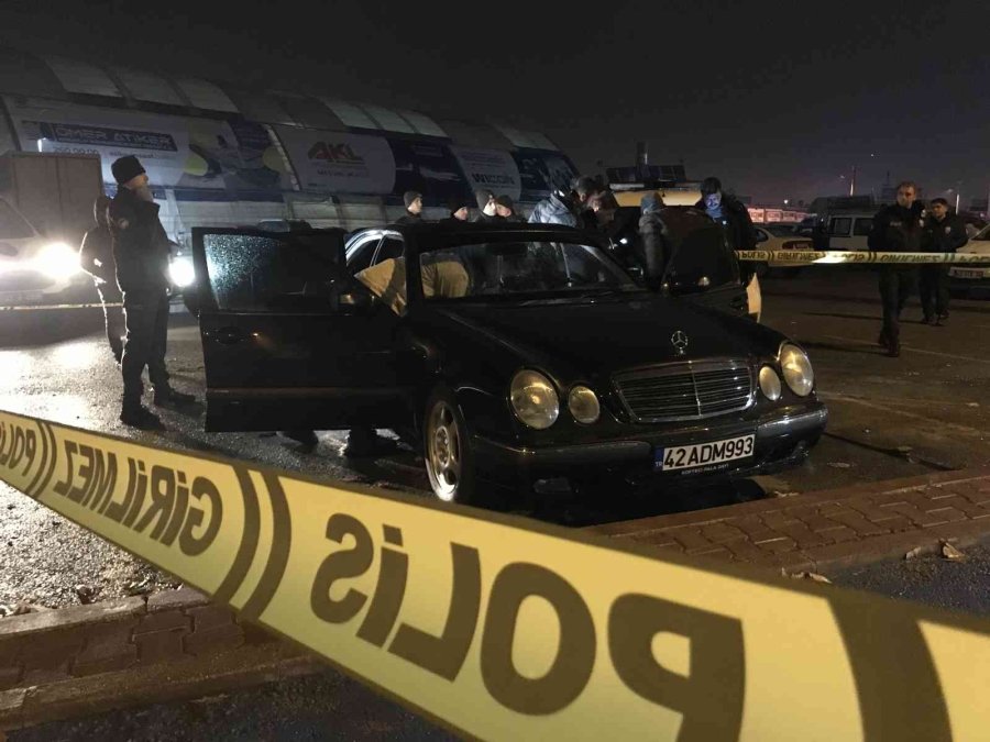 Otoparktaki Araç İçerisinde Ölü Bulundu