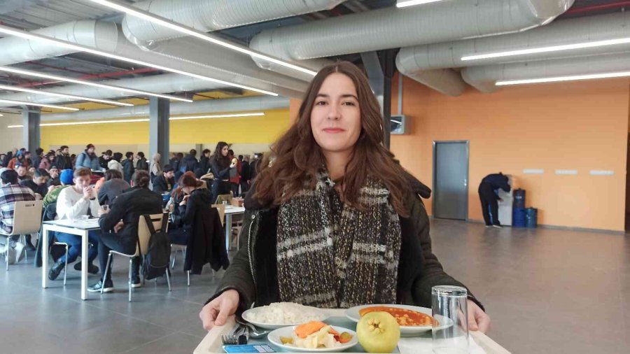 Öğrenciye 3 Çeşit Yemek 5 Lira