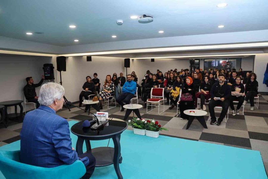 Talas; Dursun Gürlek İle ’ayaklı Kütüphaneler’i Konuştu