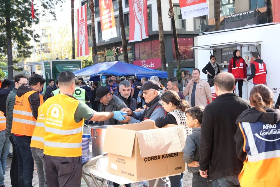 Kumluca’da Gıda Ve Eşya Temini İle Hasar Tespitleri Yapılıyor