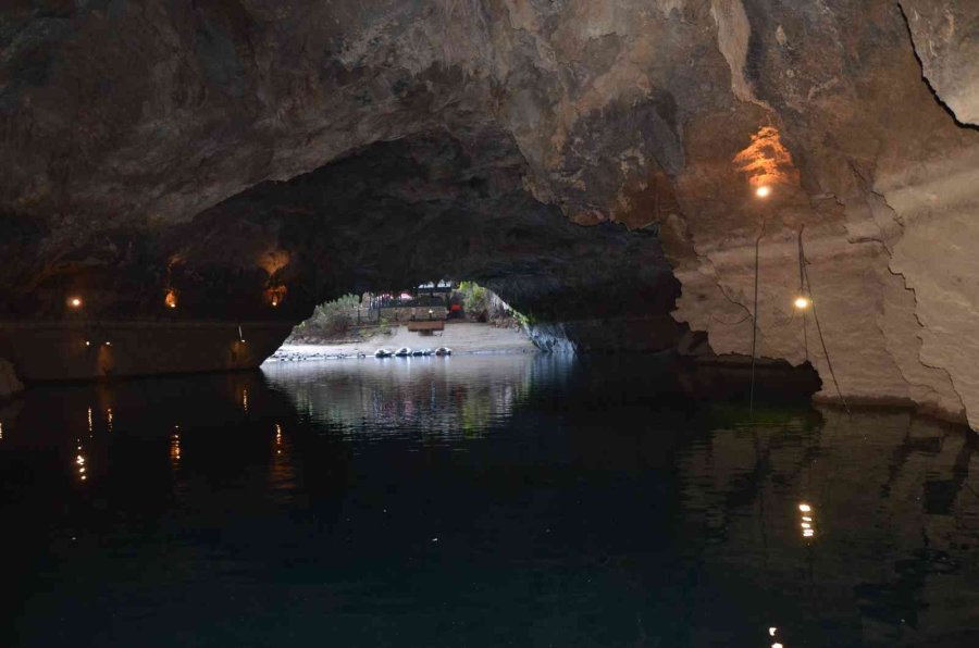 10 Ayda 100 Bin Kişinin Ziyaret Ettiği Altınbeşik Mağarası Ziyaretçi Rekoru Kırdı