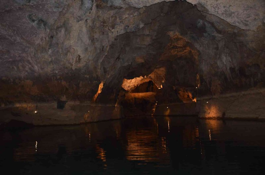 10 Ayda 100 Bin Kişinin Ziyaret Ettiği Altınbeşik Mağarası Ziyaretçi Rekoru Kırdı