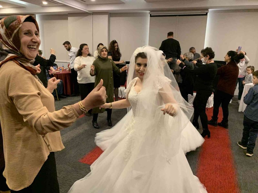 Damla Ve Selda Kardeşlerinin ’beyaz Gelinlik’ Hayalleri Gerçek Oldu