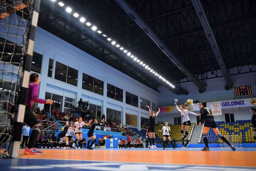 Konyaaltı Sk Devre Arasına Galibiyetle Girdi