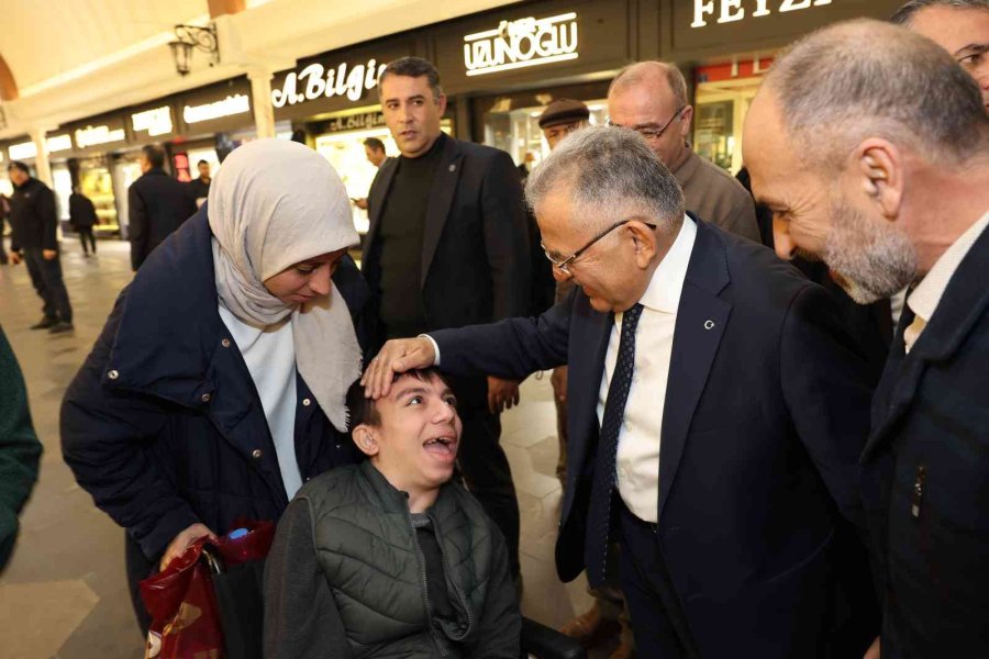 Başkan Büyükkılıç, Tarihi Kapalı Çarşı Ve Kazancılar Çarşısı Esnafını Ziyaret Etti