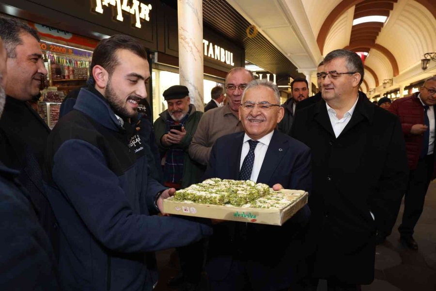 Başkan Büyükkılıç, Tarihi Kapalı Çarşı Ve Kazancılar Çarşısı Esnafını Ziyaret Etti