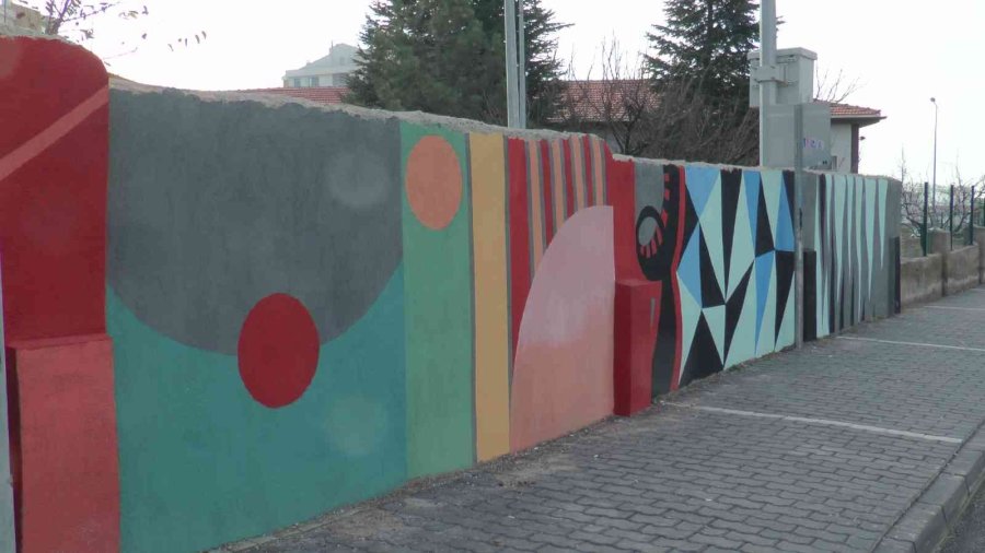 Sanatla Okullarını Güzelleştiriyorlar