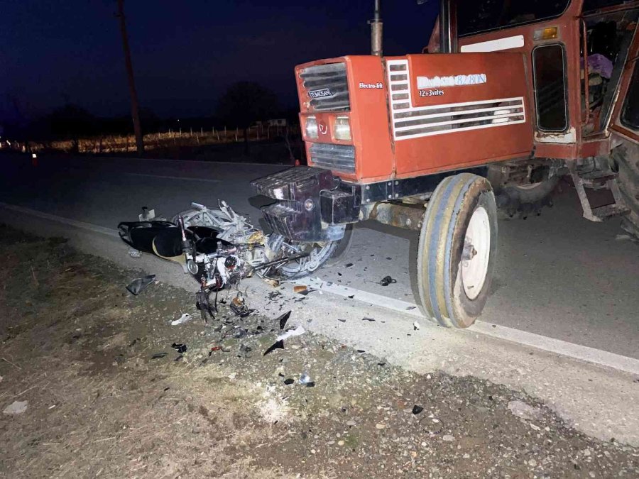 Konya’da Motosiklet İle Traktör Çarpıştı: 2 Yaralı