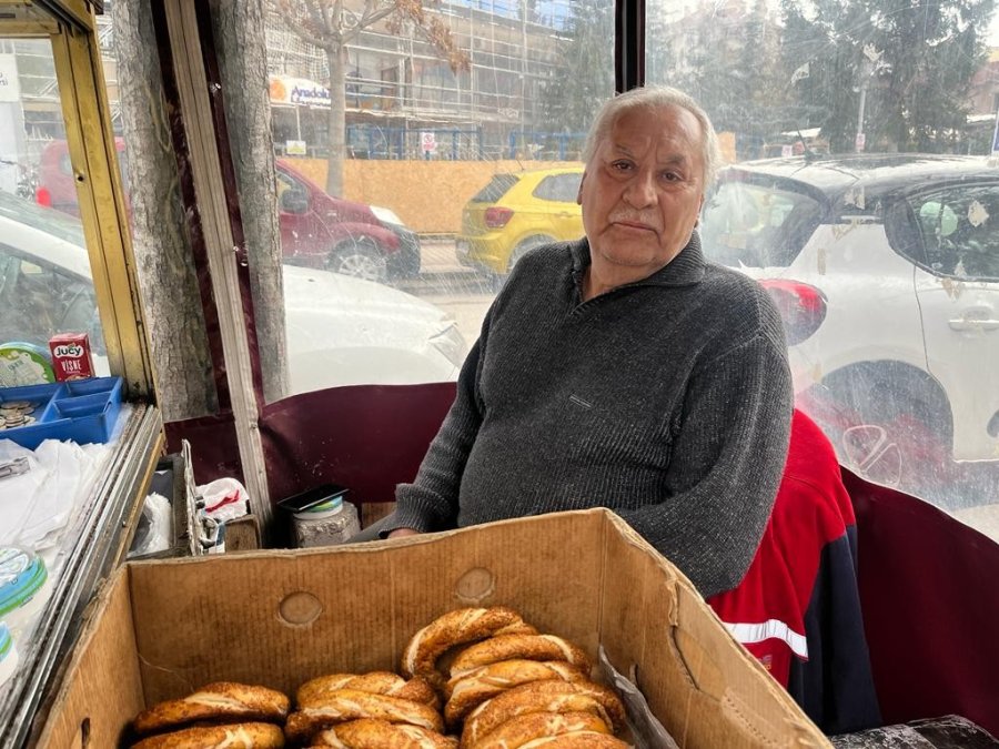 Bacakları Protez Olan Simitçinin ‘elim Kolum’ Dediği Aracını Çaldılar