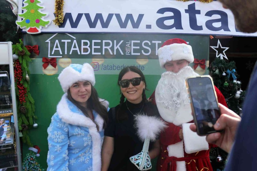 Alanya’da Uluslararası Yeni Yıl Pazarı Yoğunluğu