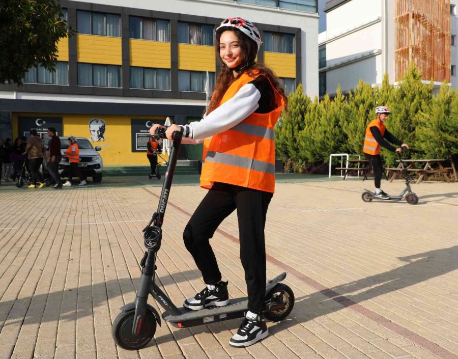 Ölümlü Kazalarla Gündeme Gelen ‘scooter’ İçin Gençlere Özel Eğitim