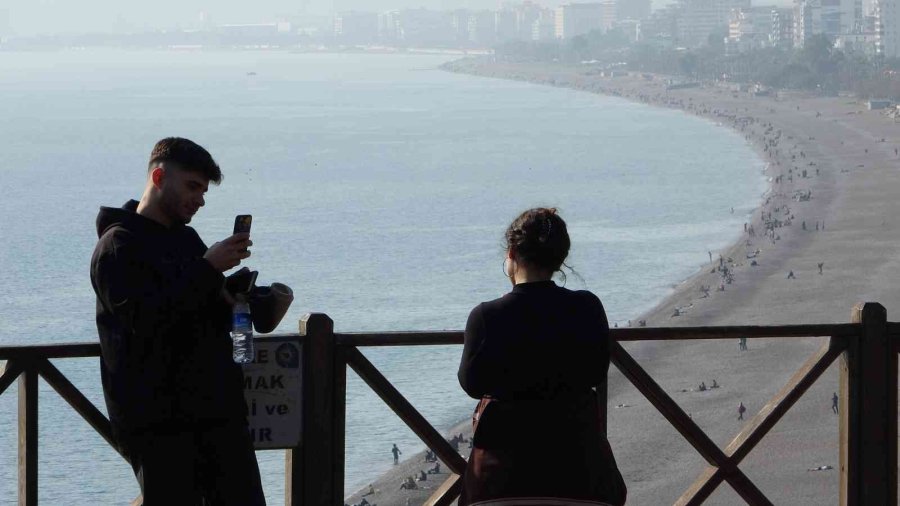 Antalya’da Aralık Ayında Deniz Keyfi