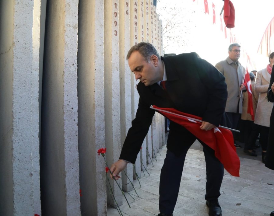 Erü, 17 Aralık Şehitlerini Andı