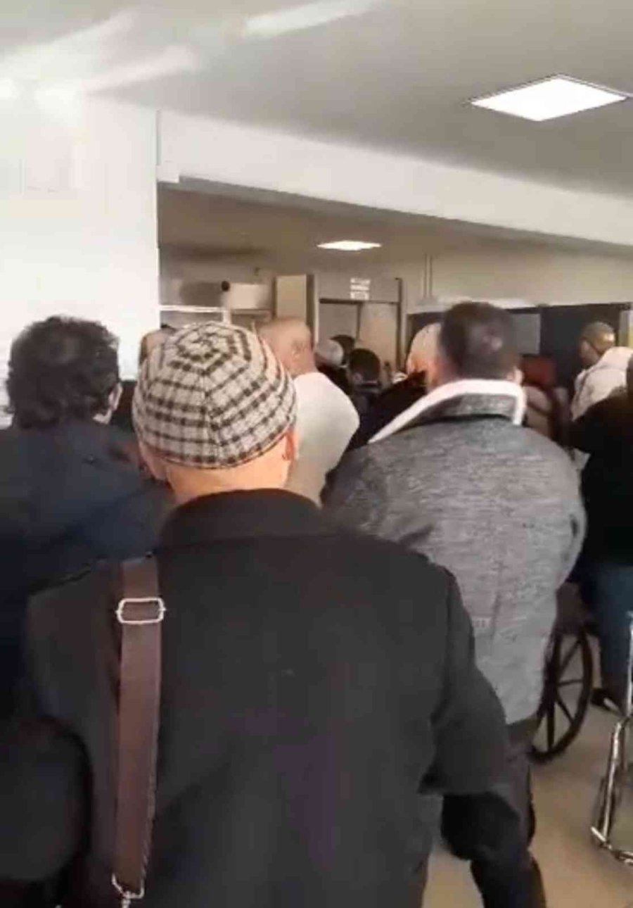 Sis Yüzünden Yolcu Uçağı Eskişehir’e İnemedi