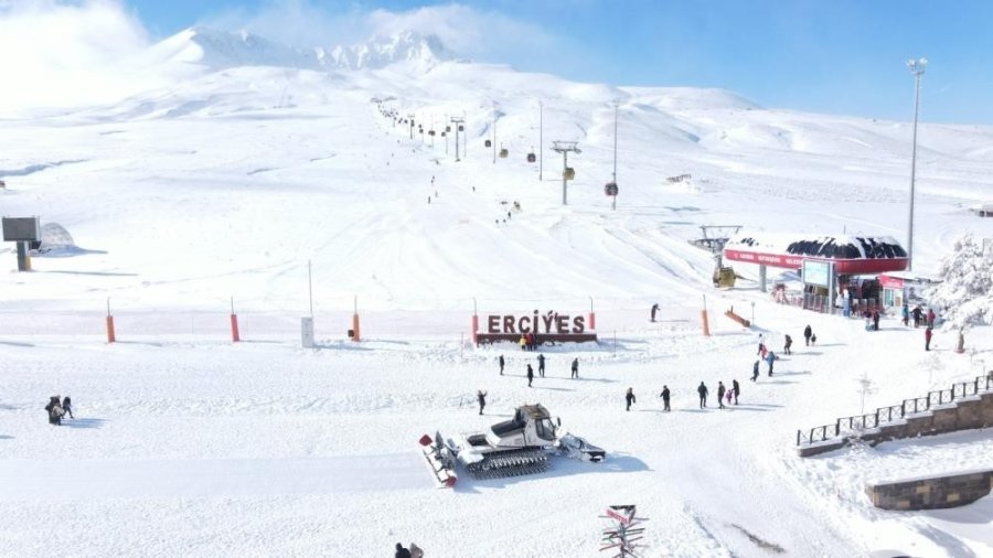 Erciyes’te Sezona Kar Engeli