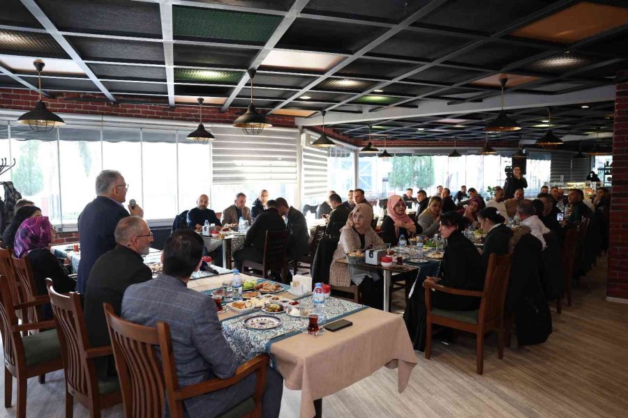 Başkan Büyükkılıç, Öz Sağlık İş Sendikası Üyeleri İle Buluştu