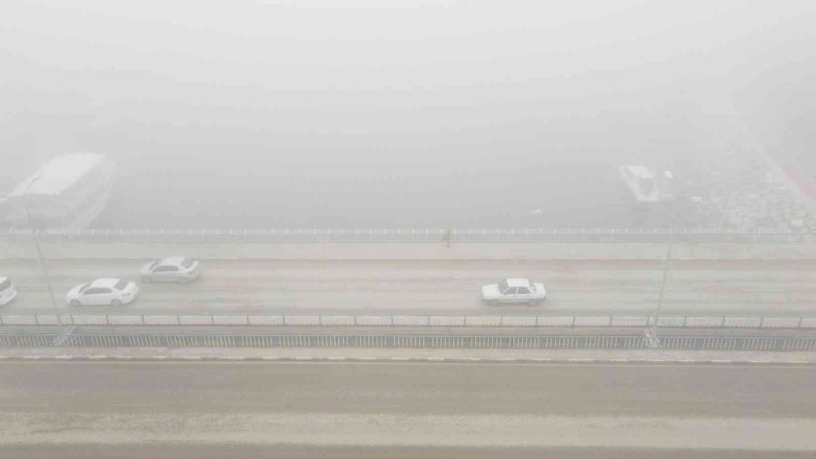 Yoğun Sisten Beyşehir Gölü Görünmez Oldu, Balıkçılar Avlanmaya Ara Verdi