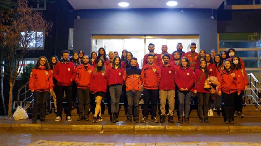 Akut Eskişehir Ekibinden Minik Hastalara Yılbaşı Sürprizi