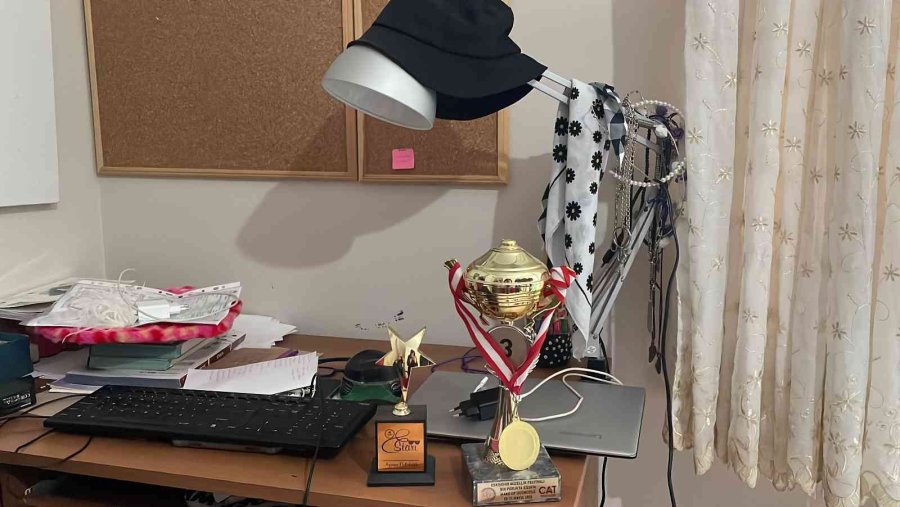 Ayşenur Hayallerine Kavuşmak İçin Girdiği Sınav Günü Öldürülmüş