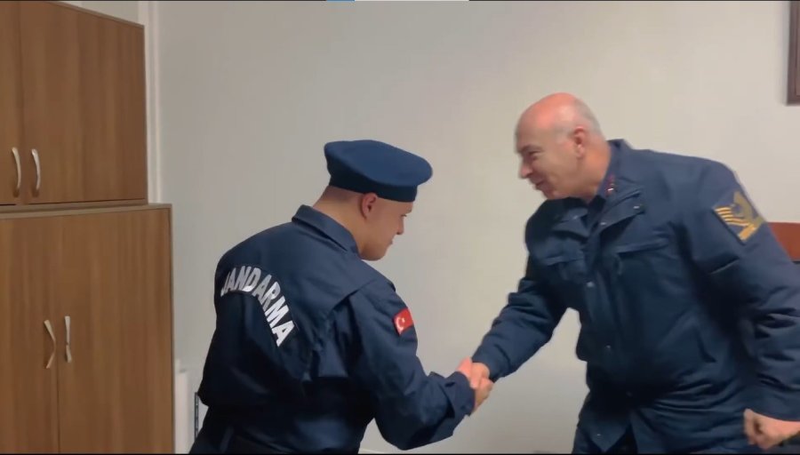 Mücahid Bir Günlüğüne Hayali Olan Jandarma Üniformasını Giydi