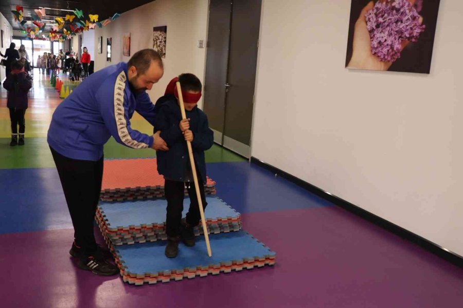 Engelleri Ortadan Kaldıran Merkez, Öğrencileri Misafir Ediyor