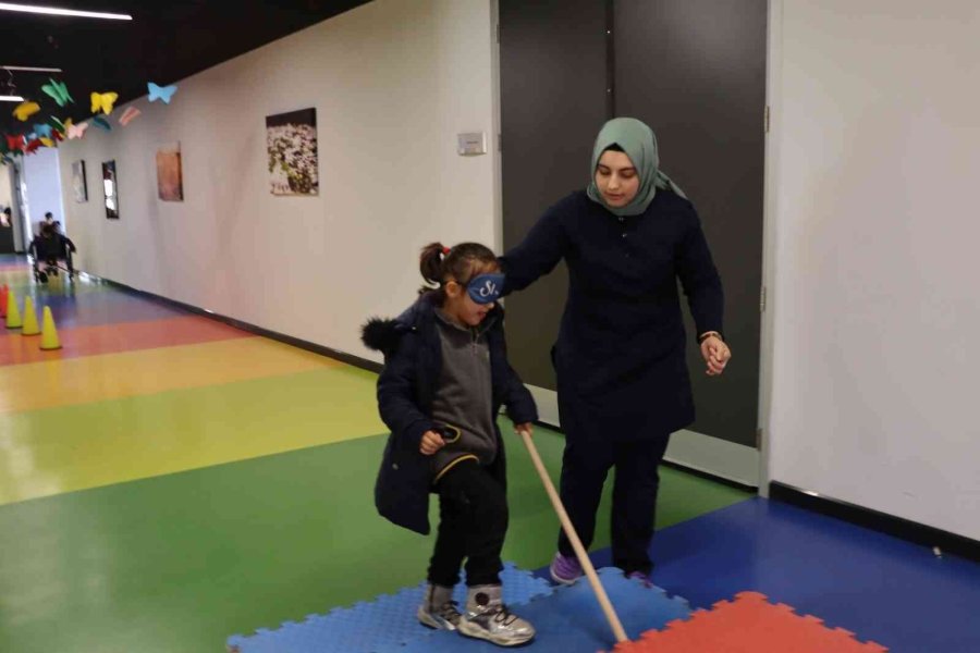 Engelleri Ortadan Kaldıran Merkez, Öğrencileri Misafir Ediyor