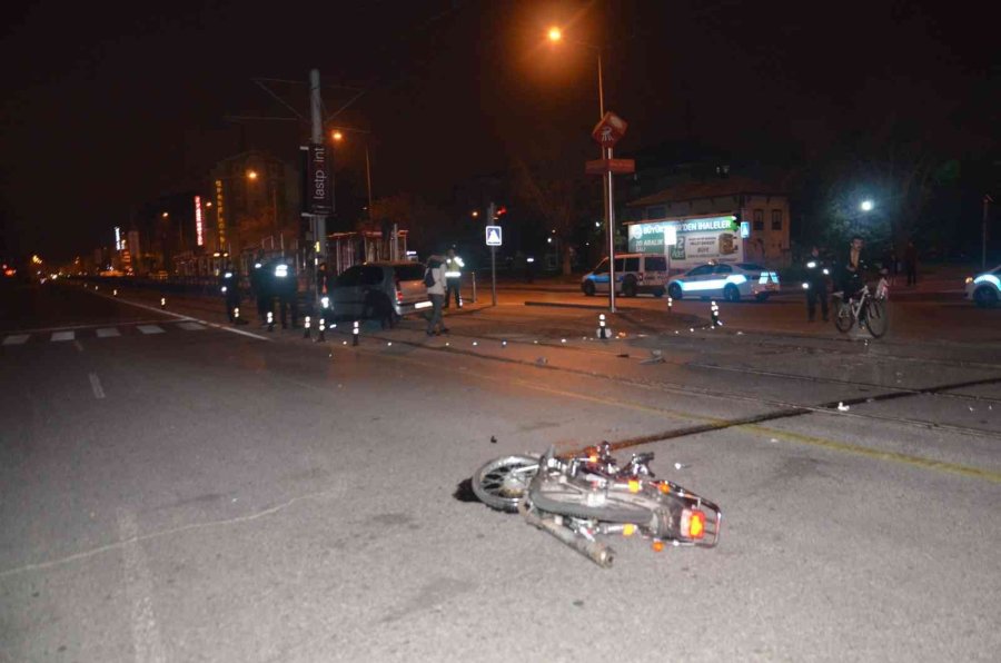 Kayseri’de Motosiklet Otomobile Çarptı: Ağabey Öldü, Kardeşi Ağır Yaralandı