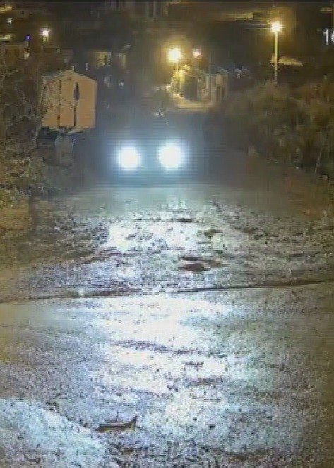 El Feneri İle Girdiği İnşaatlardan 40 Bin Tl’lik Demir Çalan Hırsız Tutuklandı