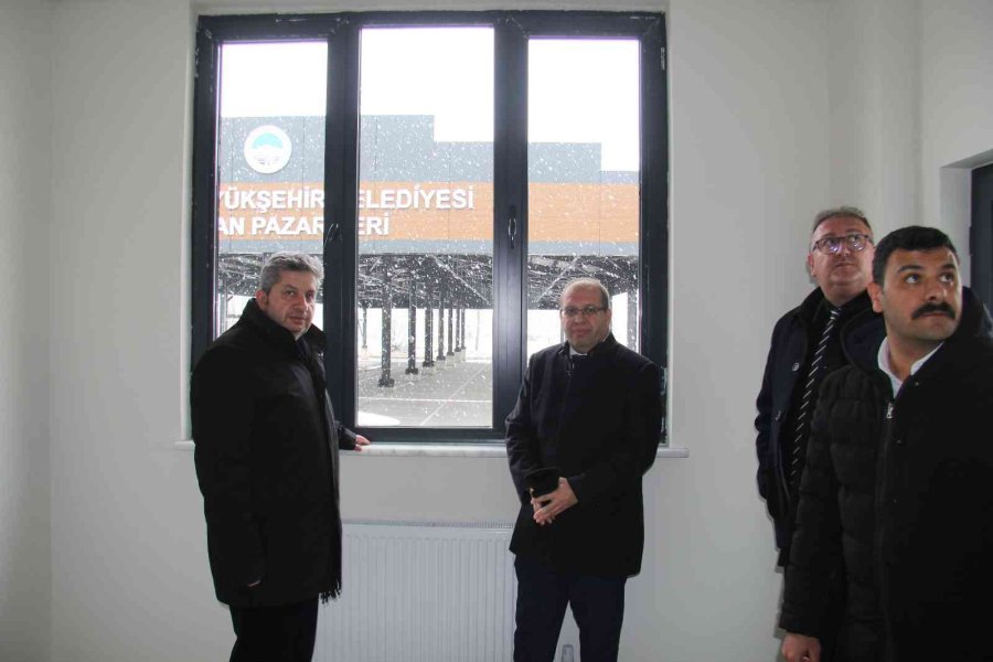 Başkan Altun Ve Kaymakam Gülen, Bünyan Mini Terminali’nde İncelemelerde Bulundu