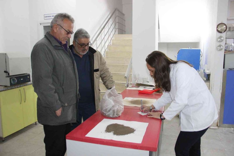 Toprak Analizi Verim Ve Kaliteyi Arttırıyor