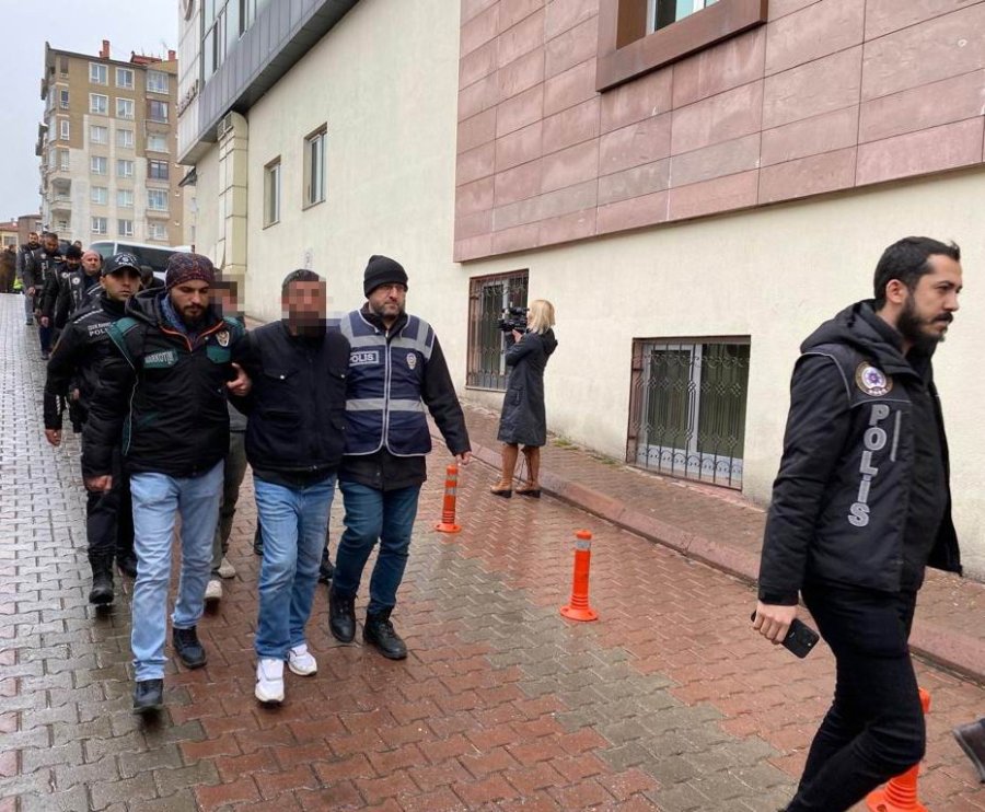 Kayseri’de Özel Harekat Destekli ’kökünü Kurutma’ Operasyonu