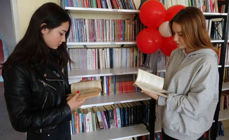 Şehit Annesi Eline Mikrofonu Aldı: "yerine Evladını Koydu, İntikamını Doya Doya Alacak"