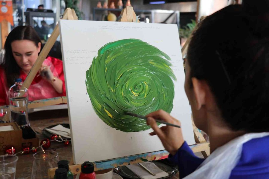 Resim Tutkusu Yerleşik Yabancı Kadınları Bir Araya Getirdi