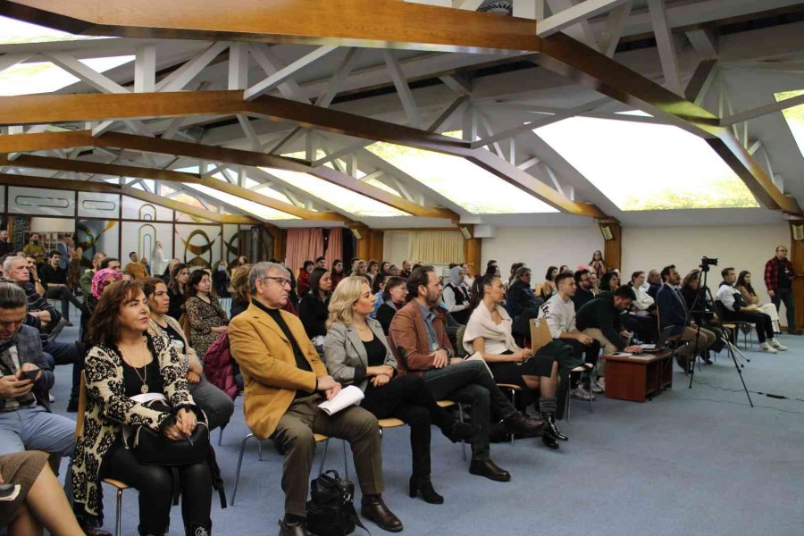 12. Uluslararası Eskişehir Karikatür Festivali’nde ‘göç’ Konusuna Dikkat Çekildi