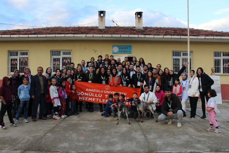 Gönüllü Toplumsal Hizmetler Kulübü’nden Bir Kütüphane Daha